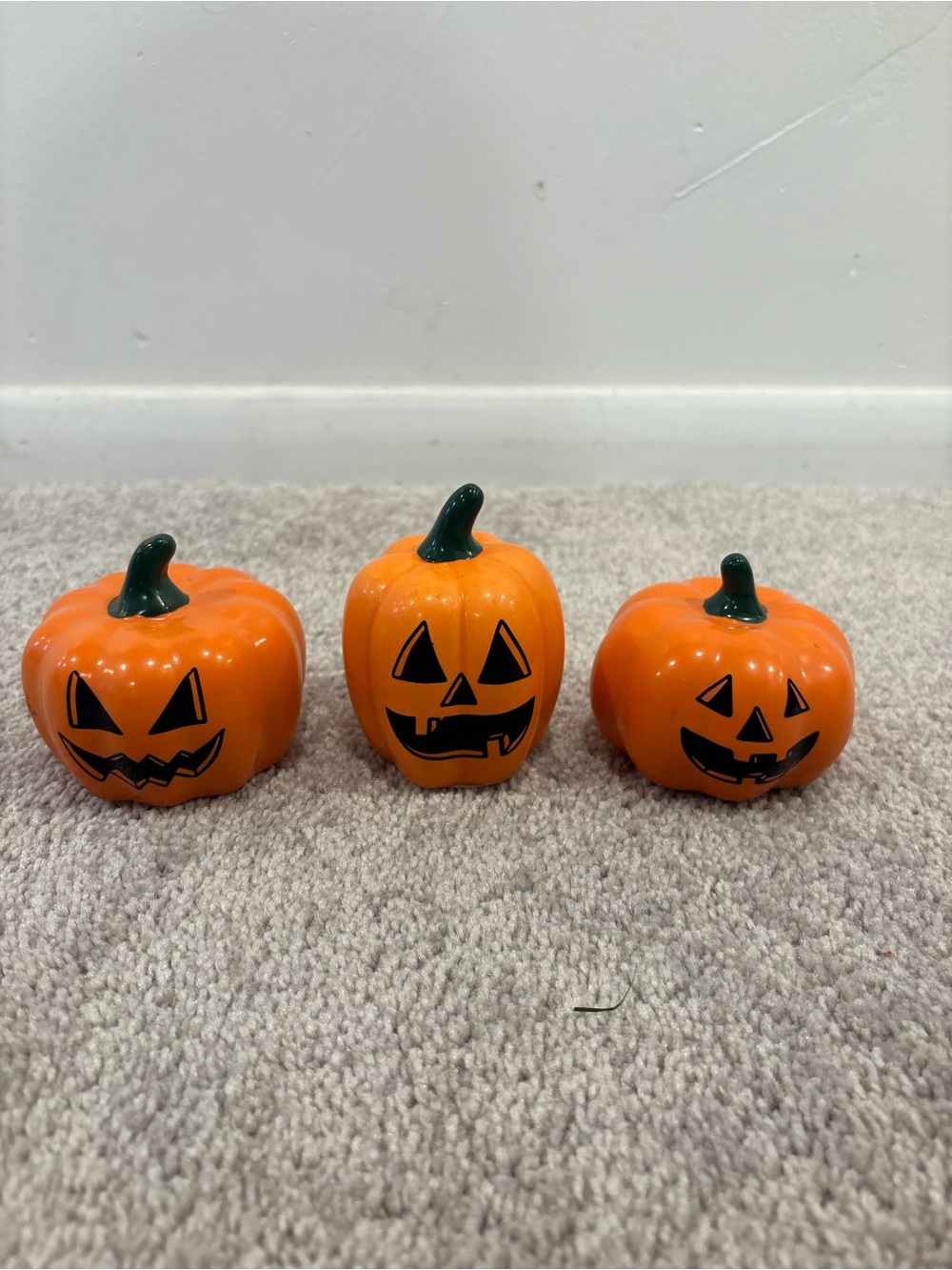3 ceramic Pumpkin Jack-O'-Lantern decor
